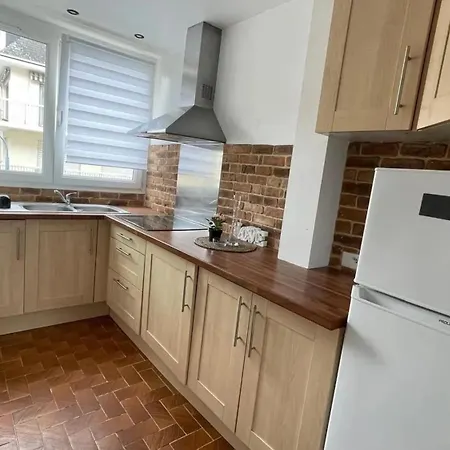 Apartman Spacieux A 65 M² Avec Balcon Vue Sur La *