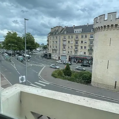 Spacieux A 65 M² Avec Balcon Vue Sur La * Caen