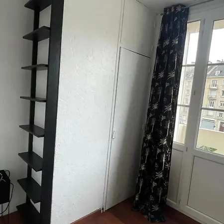 Apartman Spacieux A 65 M² Avec Balcon Vue Sur La