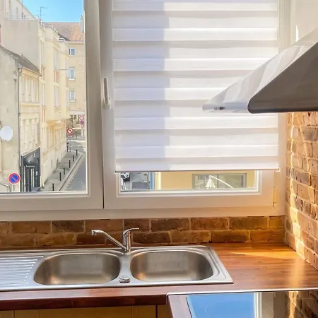 Spacieux A 65 M² Avec Balcon Vue Sur La