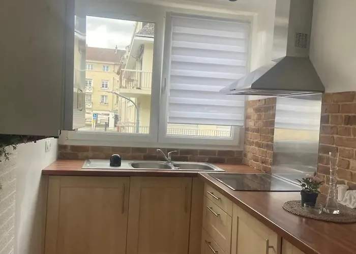 Spacieux A 65 M² Avec Balcon Vue Sur La *